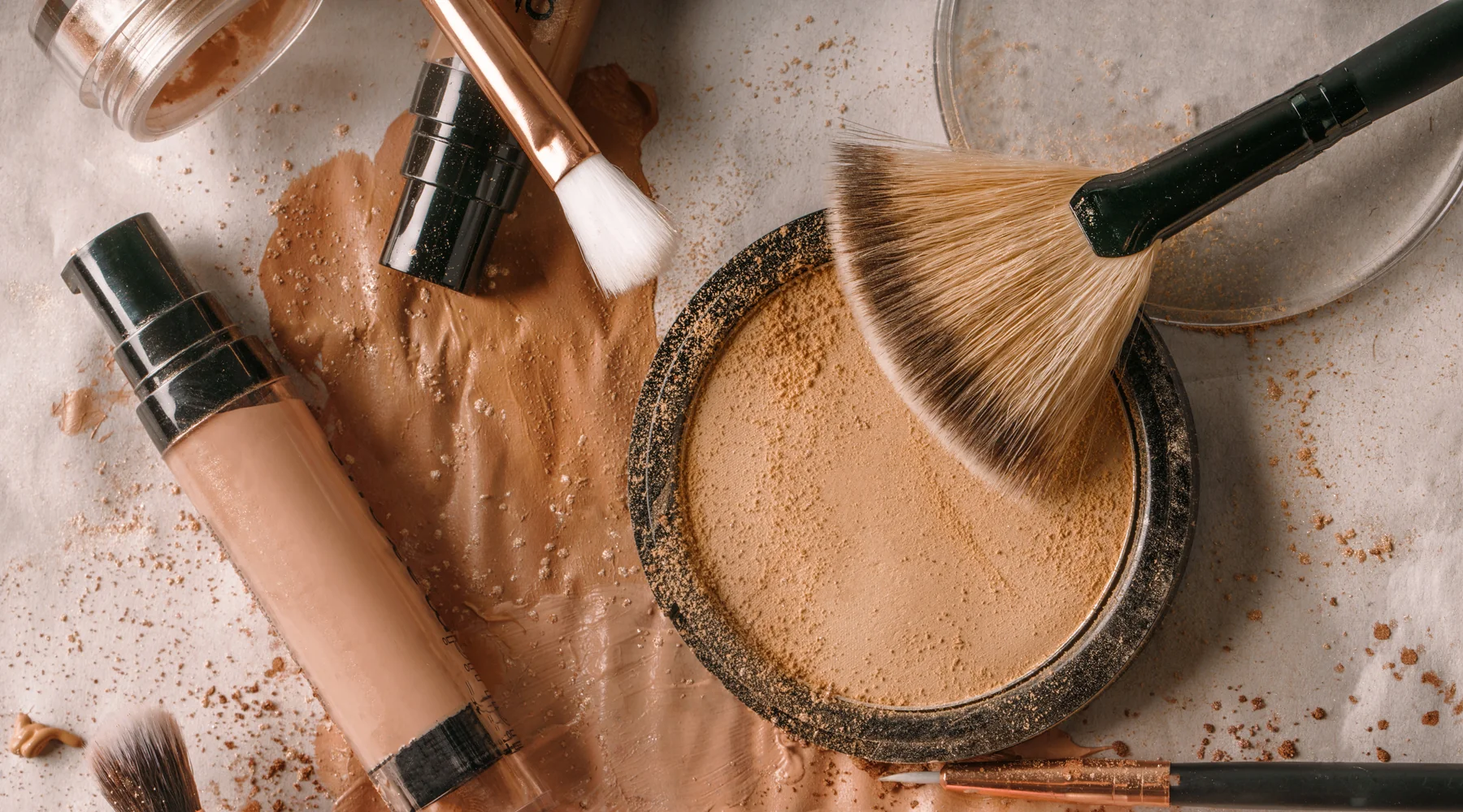 Make-up products, powder and brushes from Beautynstyle