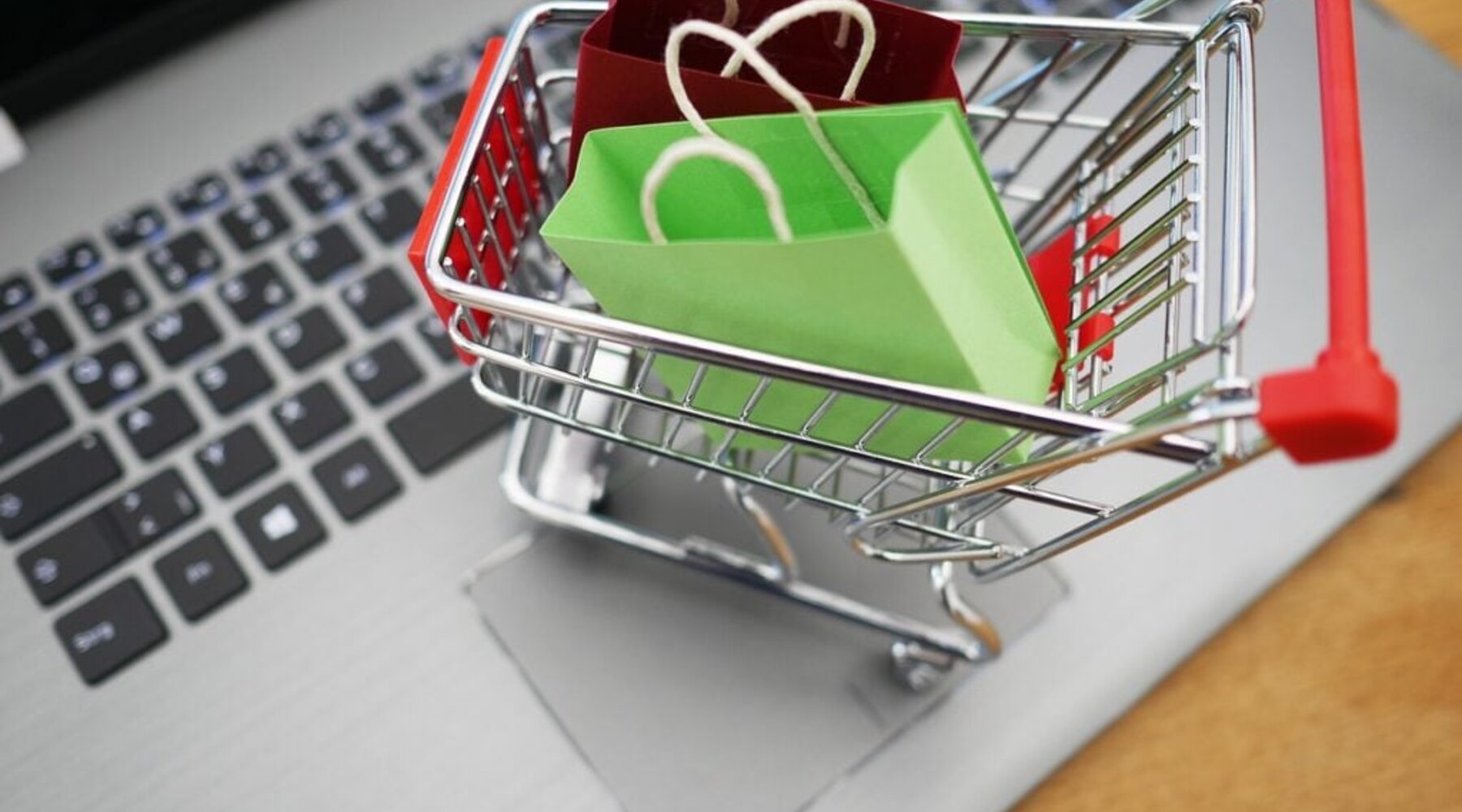 Lifestyle product image selected for everymarket INC
