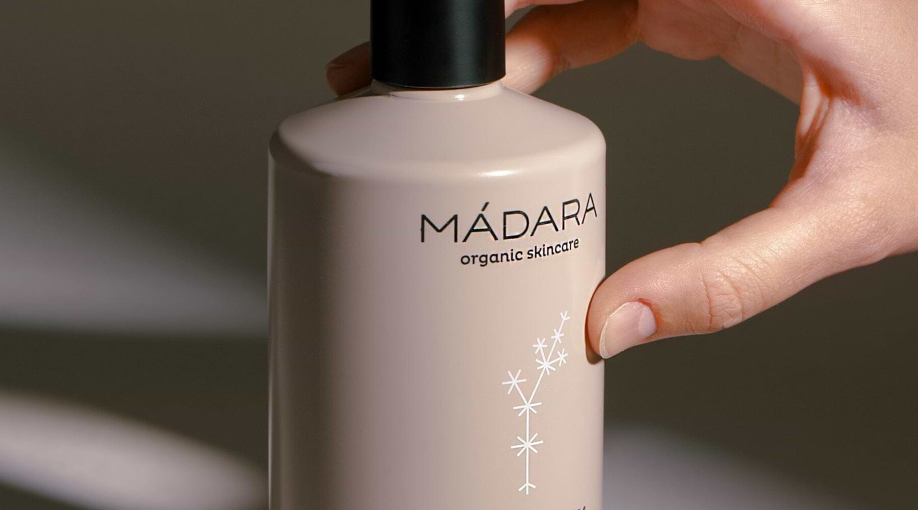 Lifestyle product image selected for MADARA DE & AT