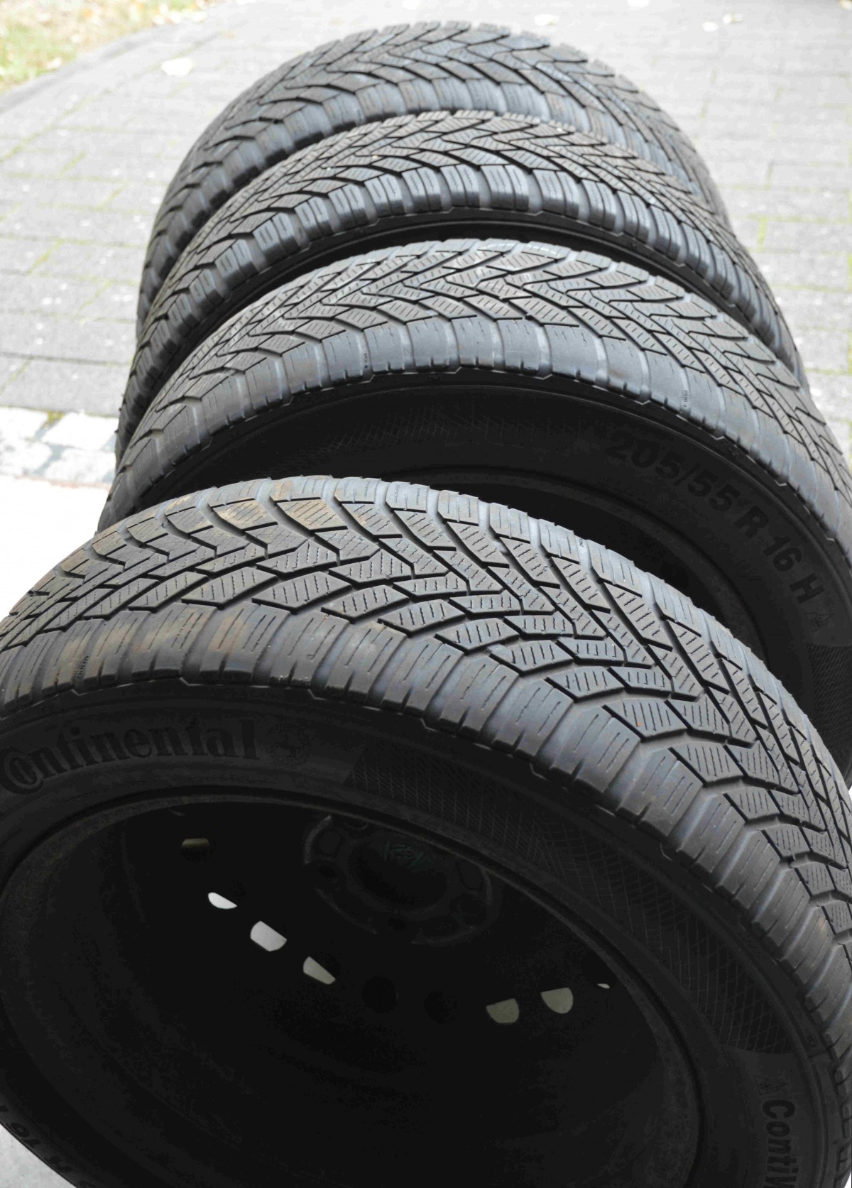 Winter tyres illustrated in the Pneus FR buying guide