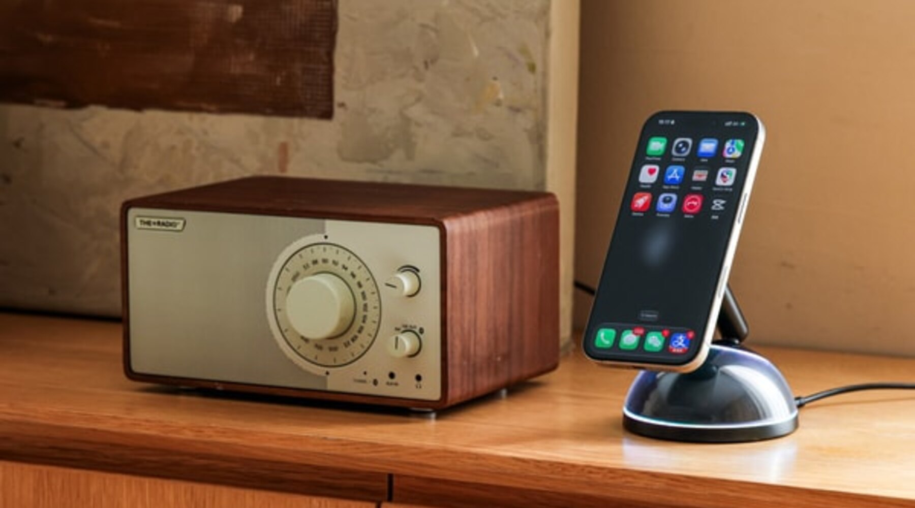 Lifestyle electronics image selected for EMeet (US)